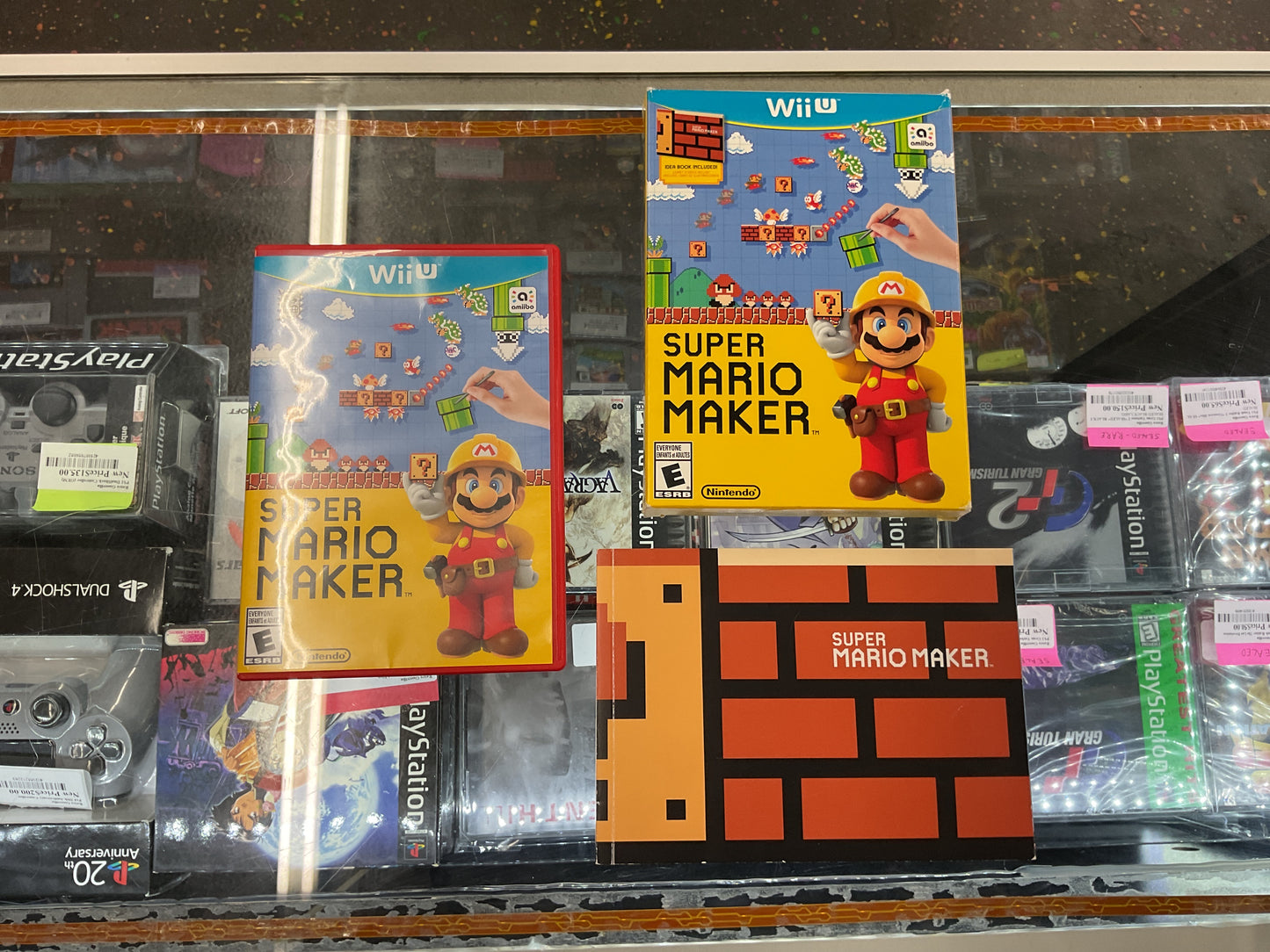 Wii U Super Mario Maker (Book Bundle)
