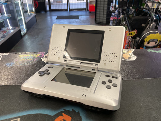 Nintendo DS + Metroid Prime Hunters [First Hunt] Bundle